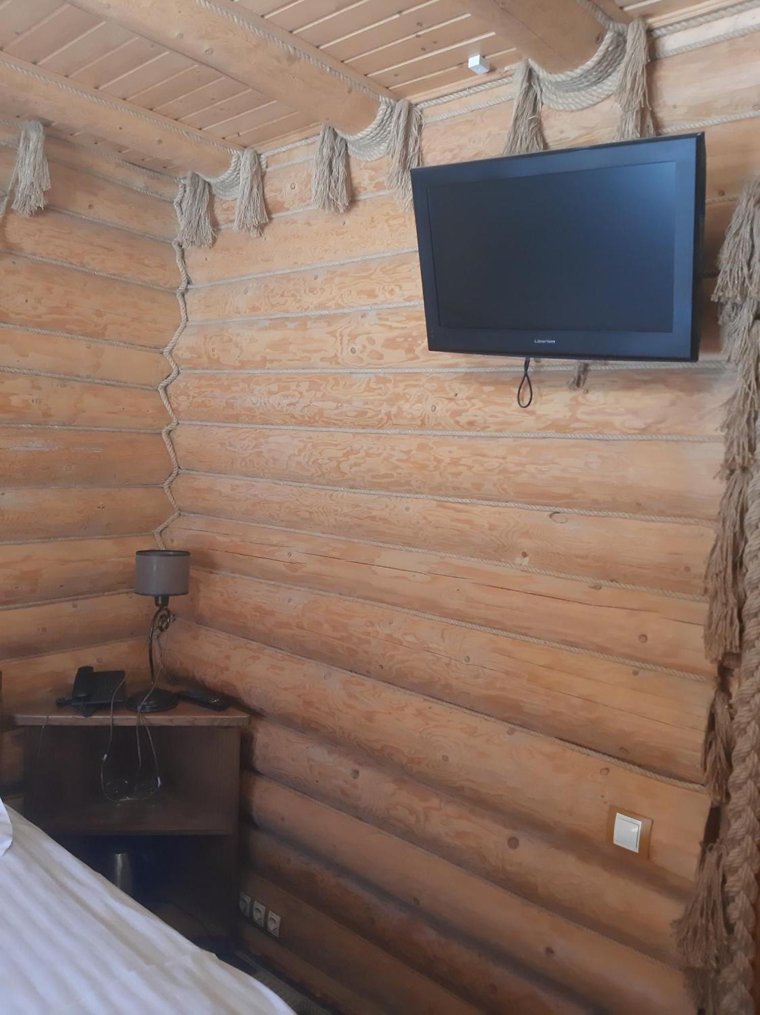 Арніка Hotel Synevyrsʼka Polyana Exterior foto