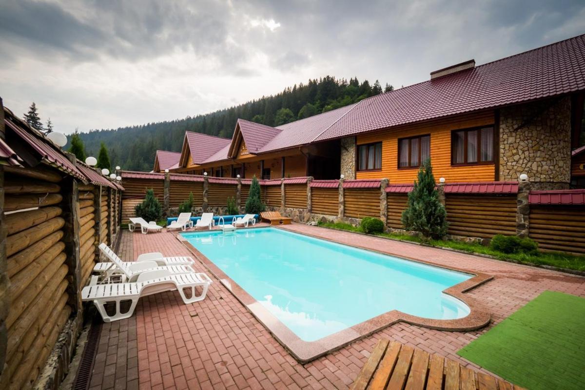 Арніка Hotel Synevyrsʼka Polyana Exterior foto
