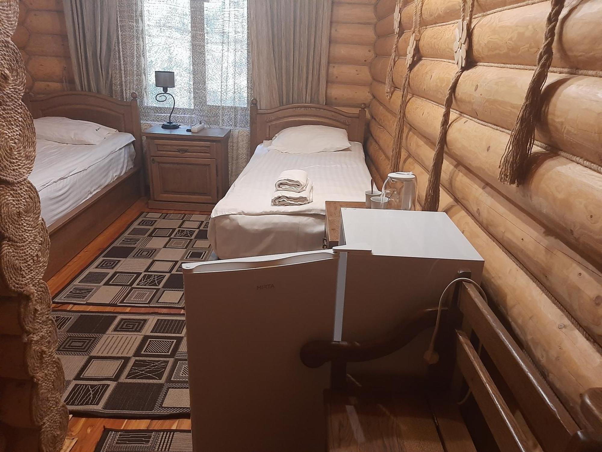 Арніка Hotel Synevyrsʼka Polyana Exterior foto